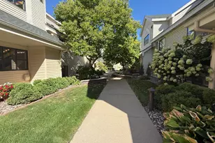 7601 Edinborough Way, Edina, MN 55435 - Photo 22