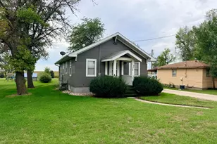 330 E 4th St, Lismore, MN 56155 - Photo 2