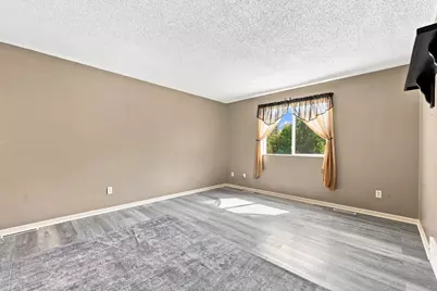 416 Central Street W, Detroit Lakes, MN 56501 - Photo 10