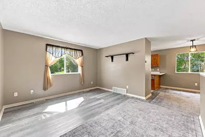 416 Central Street W, Detroit Lakes, MN 56501 - Photo 8