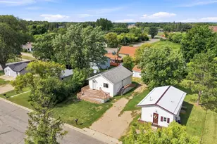 416 Central St W, Detroit Lakes, MN 56501 - Photo 24