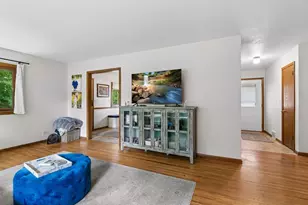 16419 Seymour Dr, Minnetonka, MN 55345 - Photo 4