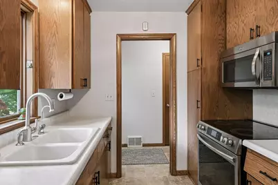 16419 Seymour Drive, Minnetonka, MN 55345 - Photo 12