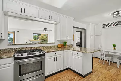 20 Willow Wood Drive, Excelsior, MN 55331 - Photo 8