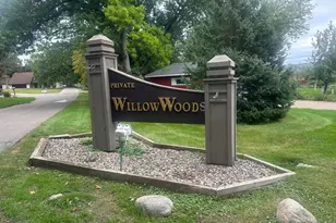 20 Willow Wood Dr, Excelsior, MN 55331 - Photo 2