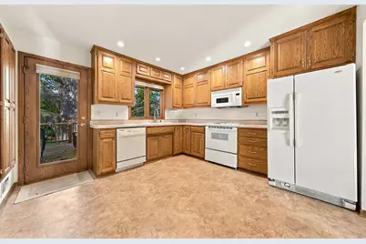 2749 Hilltop Court, North Saint Paul, MN 55109 - Photo 4