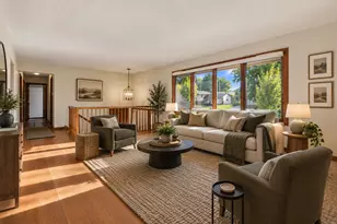 2749 Hilltop Ct, North Saint Paul, MN 55109 - Photo 12