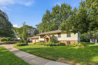 2749 Hilltop Court, North Saint Paul, MN 55109 - Photo 58