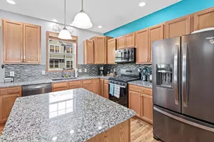 1802 Colonial Ln, Chanhassen, MN 55317 - Photo 4
