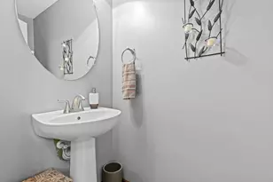1802 Colonial Ln, Chanhassen, MN 55317 - Photo 24