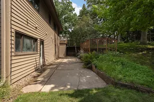 2064 Pin Oak Dr, Eagan, MN 55122 - Photo 40