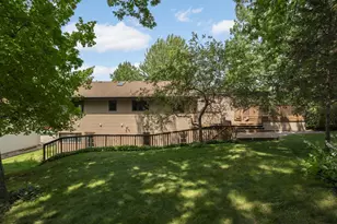 2064 Pin Oak Dr, Eagan, MN 55122 - Photo 42