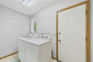 9024 Regent Pkwy, Brooklyn Park, MN 55443 - Photo 14