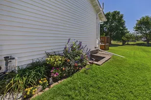9024 Regent Pkwy, Brooklyn Park, MN 55443 - Photo 34