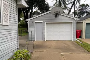 3815 5th St NW, Rochester, MN 55901 - Photo 2