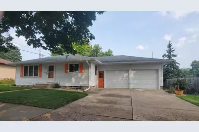 610 7th Street N, New Ulm, MN 56073 - Photo 1