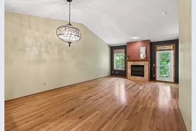 370 Mendota Road W, West Saint Paul, MN 55118 - Photo 30