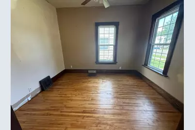 1009 5th Avenue NW, Austin, MN 55912 - Photo 8