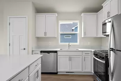 906 Spruce Circle N, Cambridge, MN 55008 - Photo 6