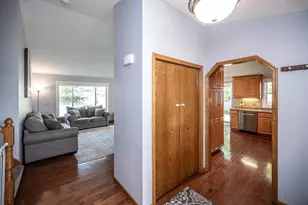 14512 Hollow Park Ct, Burnsville, MN 55306 - Photo 6