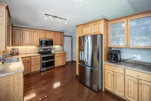 14512 Hollow Park Ct, Burnsville, MN 55306 - Photo 8