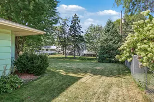 7220 W Shore Dr, Edina, MN 55435 - Photo 40