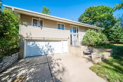 359 Riverview Heights Drive NE, Rochester, MN 55906 - Photo 4