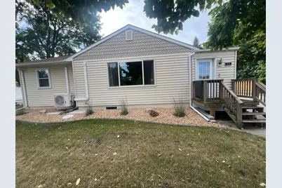 215 Central Avenue, Breckenridge, MN 56520 - Photo 2