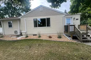 215 Central Ave, Breckenridge, MN 56520 - Photo 2