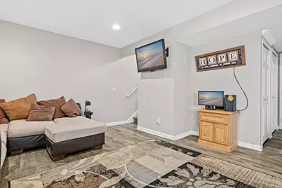 421 E Lake Street, Waconia, MN 55387 - Photo 16