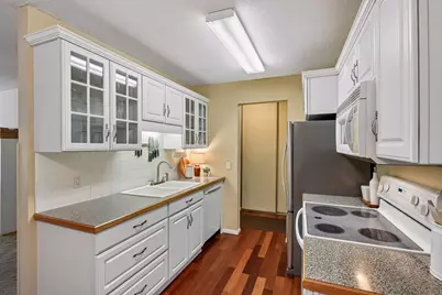 215 Barry Avenue S #217, Wayzata, MN 55391 - Photo 8