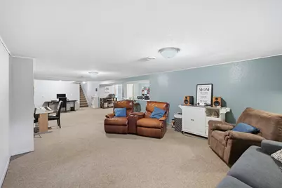 403 9th Avenue SW, Wells, MN 56097 - Photo 4
