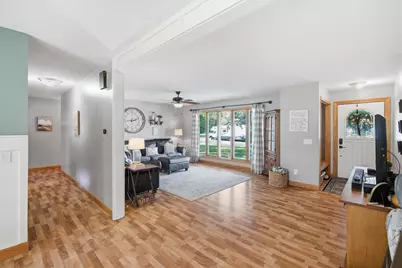 403 9th Avenue SW, Wells, MN 56097 - Photo 2