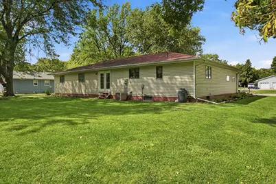 403 9th Avenue SW, Wells, MN 56097 - Photo 12
