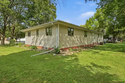 403 9th Avenue SW, Wells, MN 56097 - Photo 10