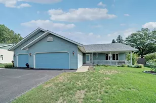 43 Jefferson Ct, Hastings, MN 55033 - Photo 2
