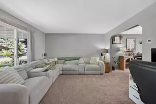 2347 Heath Ave N, Oakdale, MN 55128 - Photo 10