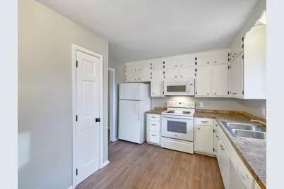 2304 13th Avenue E, North Saint Paul, MN 55109 - Photo 6
