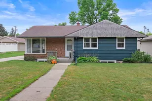 305 E 3rd St, Minneota, MN 56264 - Photo 2