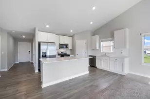5124 Mustang Cir, Woodbury, MN 55129 - Photo 4