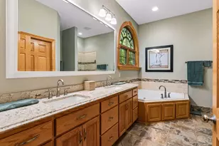 10162 Chestnut Cir N, Brooklyn Park, MN 55443 - Photo 16