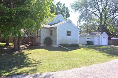 730 17th Street E, Glencoe, MN 55336 - Photo 2