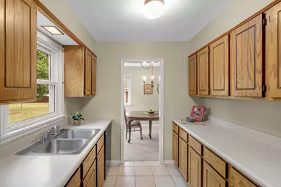 4057 Hampshire Avenue N, Crystal, MN 55427 - Photo 8