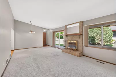 2813 Robinwood Way, Woodbury, MN 55125 - Photo 8