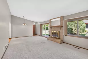 2813 Robinwood Way, Woodbury, MN 55125 - Photo 8