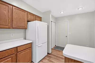 2813 Robinwood Way, Woodbury, MN 55125 - Photo 16