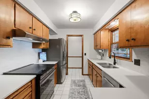 1620 Sumter Ave N, Golden Valley, MN 55427 - Photo 8