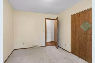 2700 Kyle Avenue N, Golden Valley, MN 55422 - Photo 28