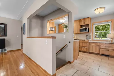 9218 Russell Avenue S, Bloomington, MN 55431 - Photo 34