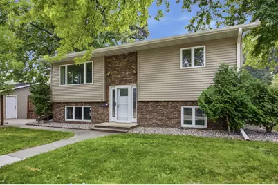 1211 Hall Avenue, Breckenridge, MN 56520 - Photo 2